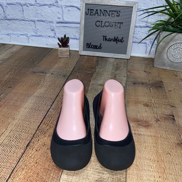 CROCS - WOMEN MAMMOTH FLAT SHOES - Picture 2 of 8